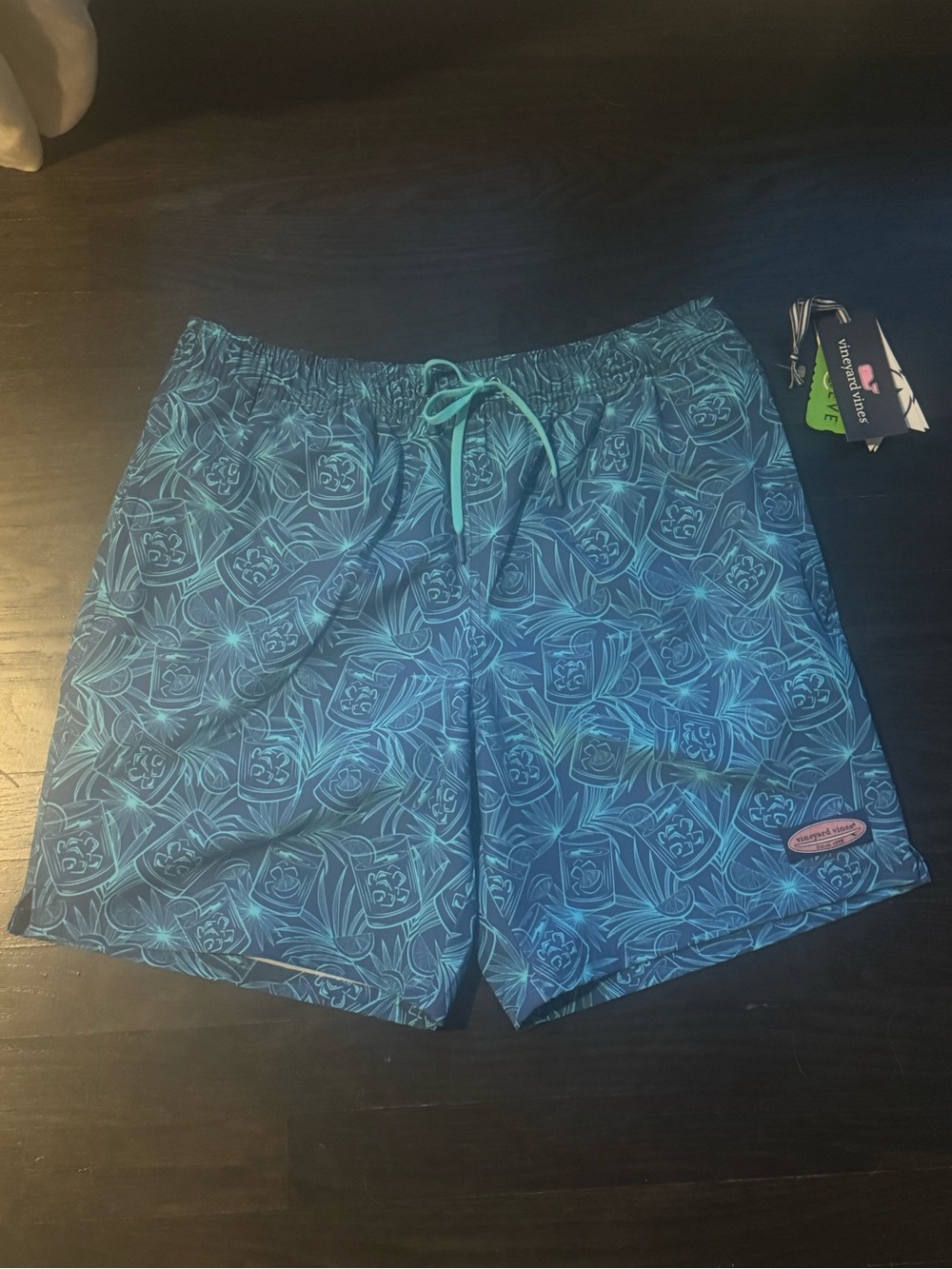 Vineyard Vines Cocktail Swim Trunks Blue Size Medium NWT